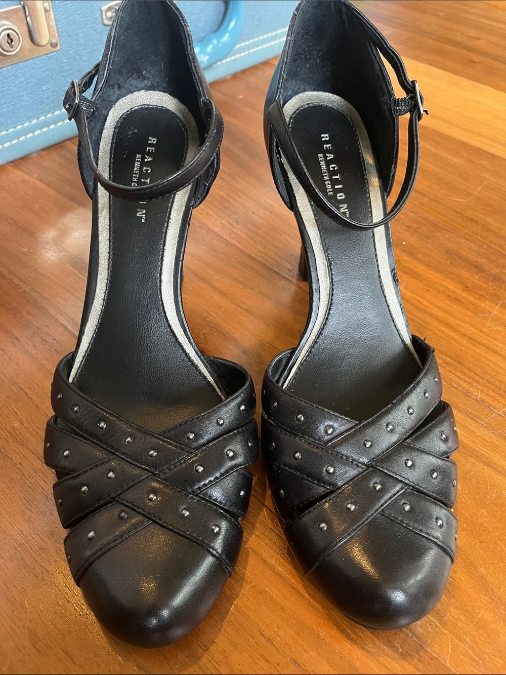Kenneth Cole black leather heels (size 8.5)